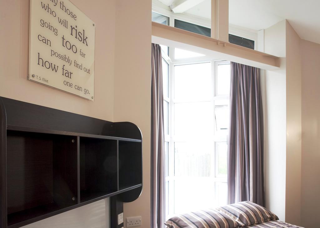 Becket Court Hotel Canterbury Room photo